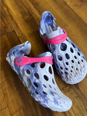 Women’s size 6.5-7 / kids size 5 Merrell Marbled Purple Pink slip on Clog sandal